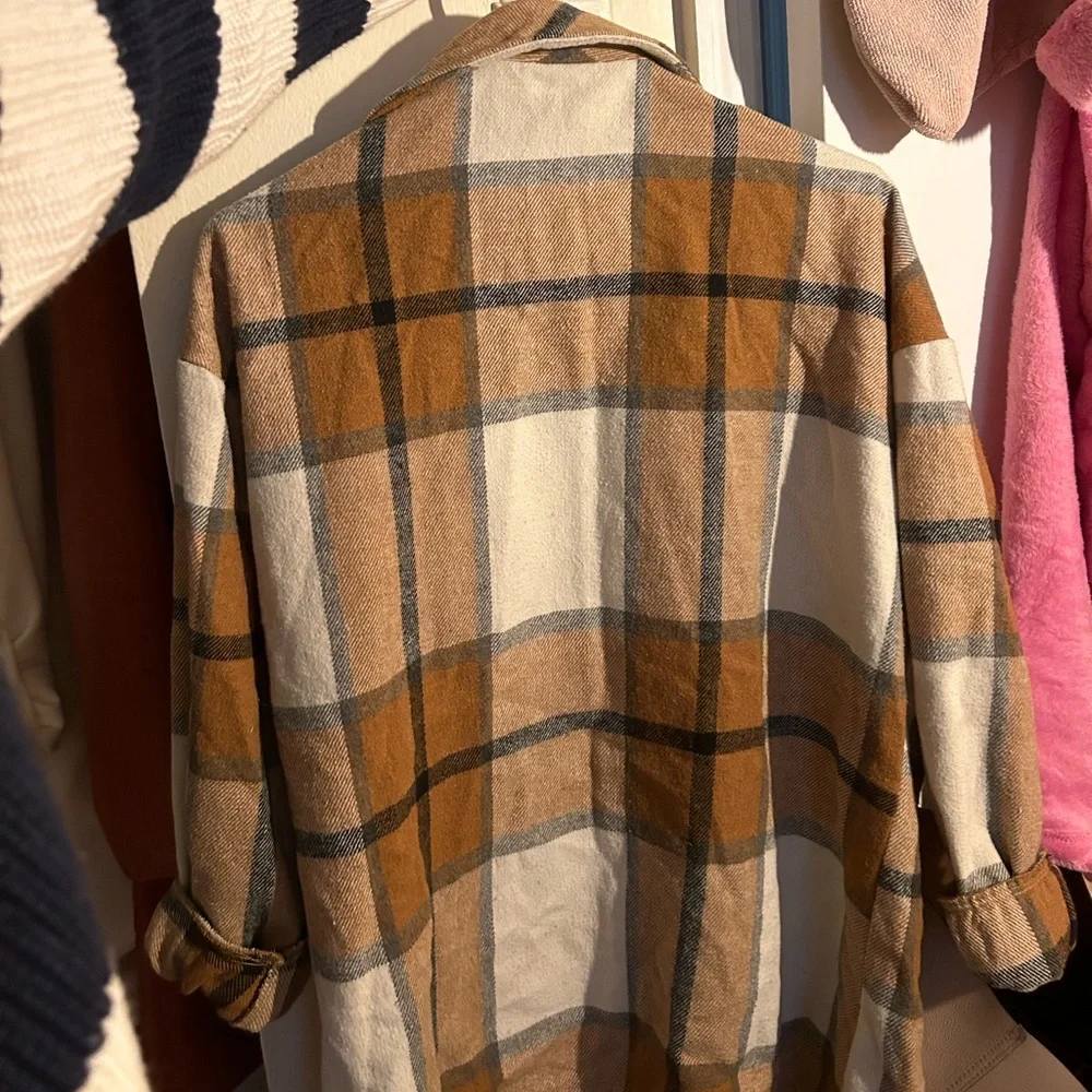 Plaid shacket - Picture 2 of 4